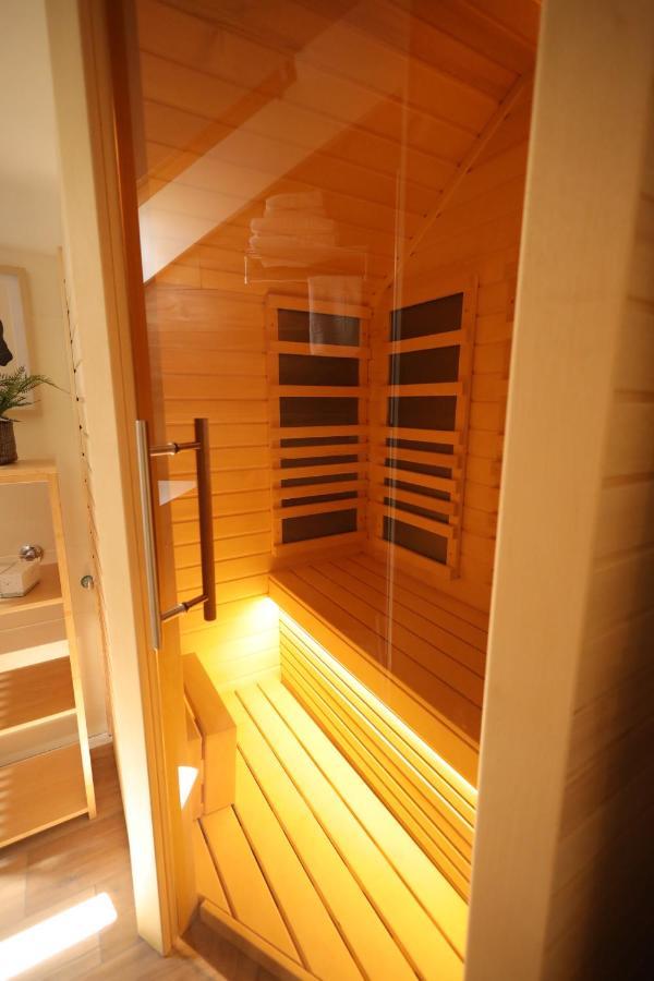 Royal Wellness And Spa Ruma Exteriör bild