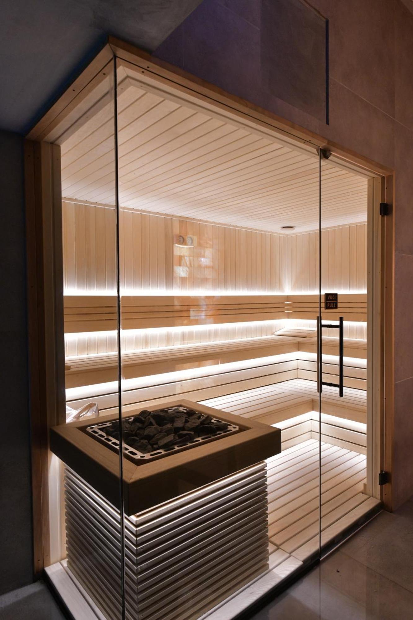 Royal Wellness And Spa Ruma Exteriör bild